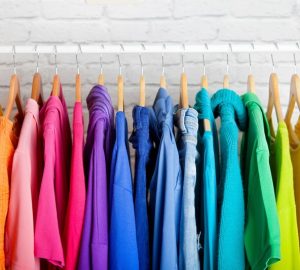 magliette di vari colori