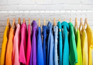 magliette di vari colori