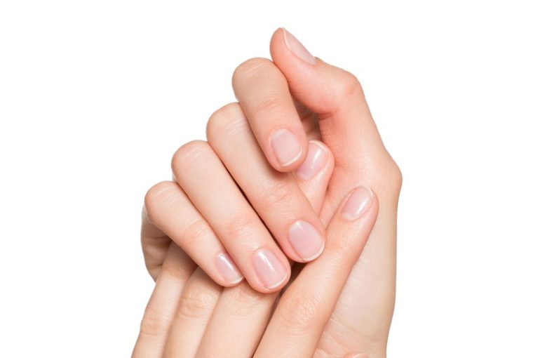 mani di donna, Cuticole delle unghie curate